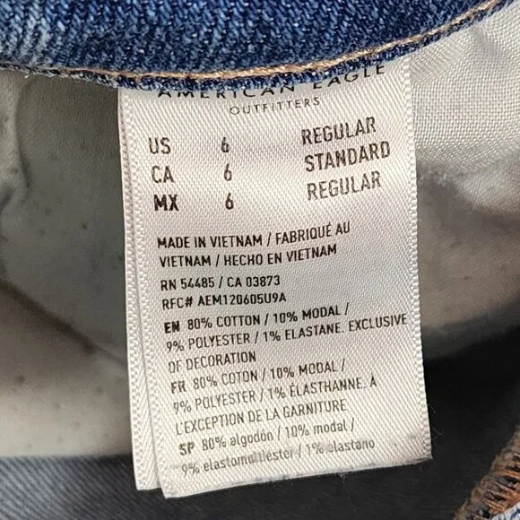 American Eagle Light Wash Stretch Denim High Rise Mom Straight Jeans - Picture 6 of 8